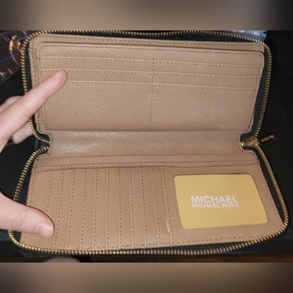 Michael Kors Wallet/Wristlet - Picture 4 of 6